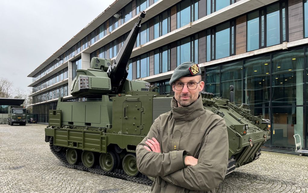 Nederland krijgt nieuwe Duitse kanonnen tegen drones. „Een geavanceerd, stoer en robuust wapensysteem”, zegt luitenant-kolonel Ronald Gabriëls. beeld RD 