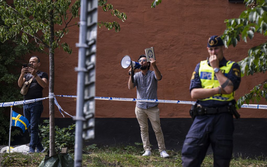 Momika tijdens een demonstratie in 2023. beeld AFP, Jonathan Nacktstrand