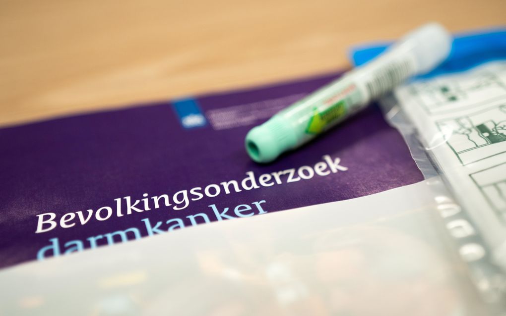 Meer mannen dan vrouwen kregen in 2024 te horen dat er kanker is geconstateerd. Foto: een zelfafnameset voor onderzoek naar darmkanker. beeld ANP, Alexander Schippers