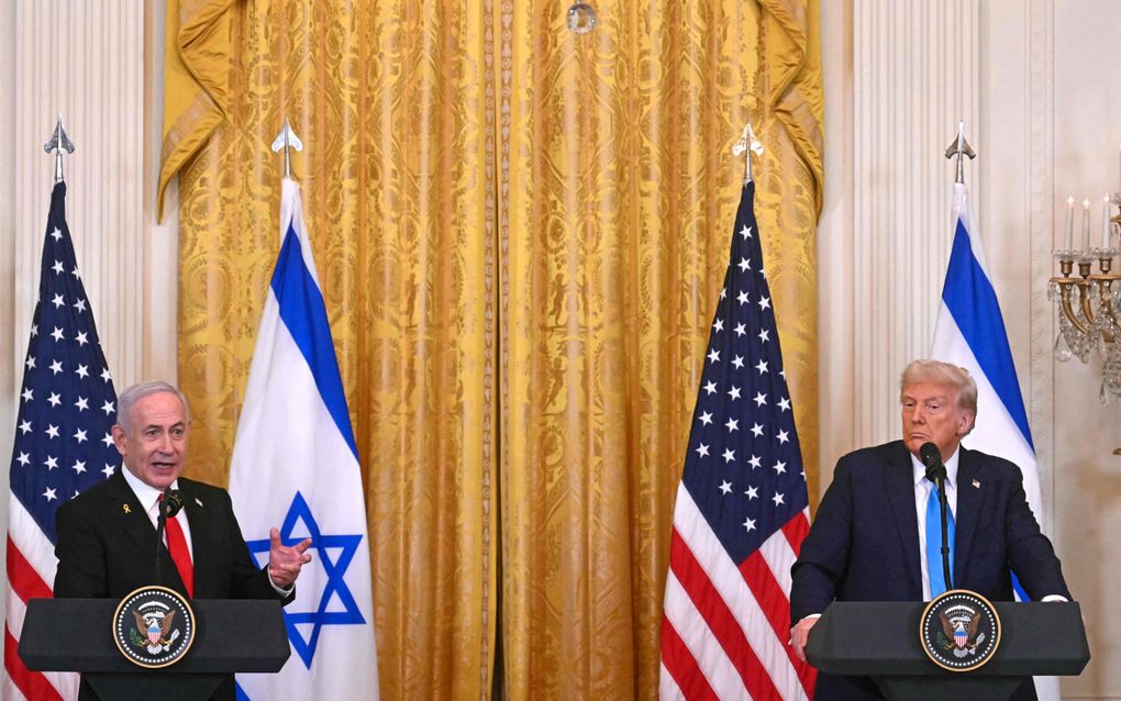 De Amerikaanse president Donald Trump tijdens een gezamenlijke persconferentie met de bezoekende Israëlische premier Benjamin Netanyahu.  beeld AFP, Jim Watson