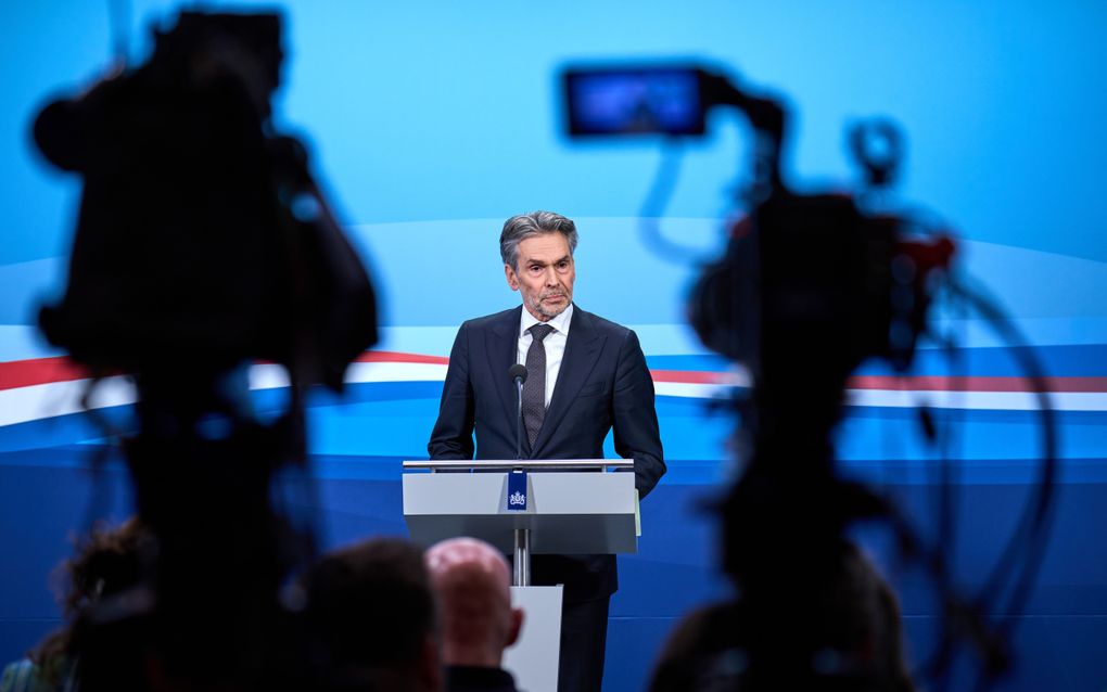 Premier Dick Schoof tijdens zijn persconferentie na afloop van de wekelijkse ministerraad. ANP PHIL NIJHUIS