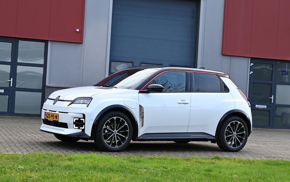 Renault 5 E-Tech electric, Auto van het Jaar 2025, is een compacte vijfdeurs met trekjes van vroeger. beeld Tony Vos