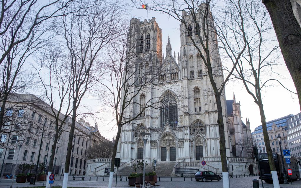 Op een expositie van de vrijzinnige organisatie DeMens.nu aan de Vrije Universiteit Brussel werd grenzeloos gespot met religie en met Jezus. Foto: de kathedraal van Sint-Michiel en Sint-Goedele in Brussel. beeld iStock