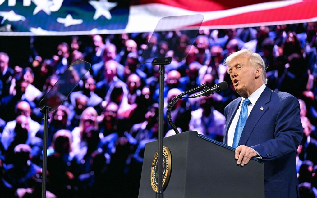 De Amerikaanse president Donald Trump spreekt een menigte toe tijdens een bijeenkomst in Miami, afgelopen woensdag. beeld AFP, Roberto Schmidt