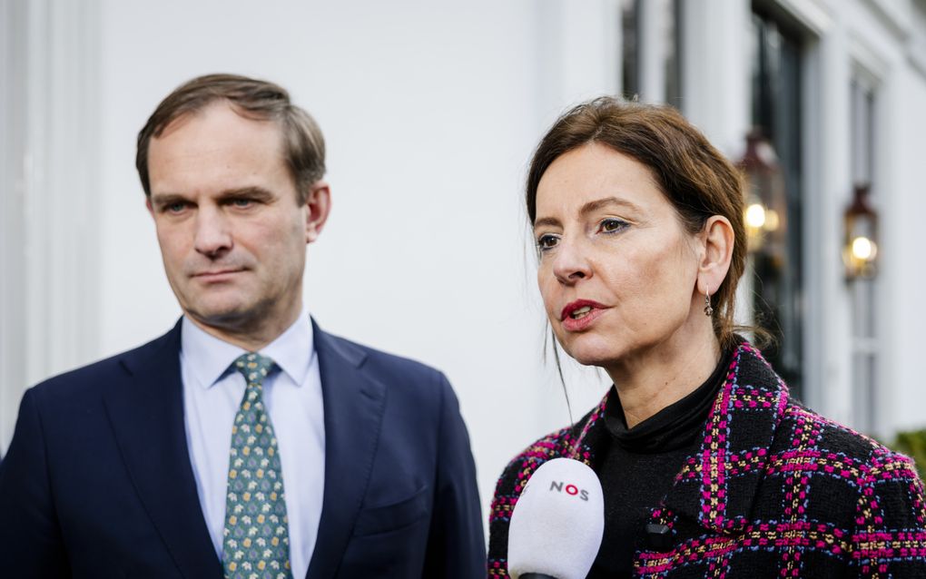 Het kabinet ging vandaag formeel akkoord met de plannen van minister Uitermark (r.) en staatssecretaris Struycken (l.) over de komst van een grondwettelijk hof. ANP SEM VAN DER WAL