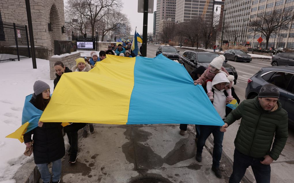 Oekraïners komen in samen in de Amerikaanse stad Detroit om te gedenken dat de oorlog met Rusland precies drie jaar geleden begon. beeld Jeff Kowalsky, AFP