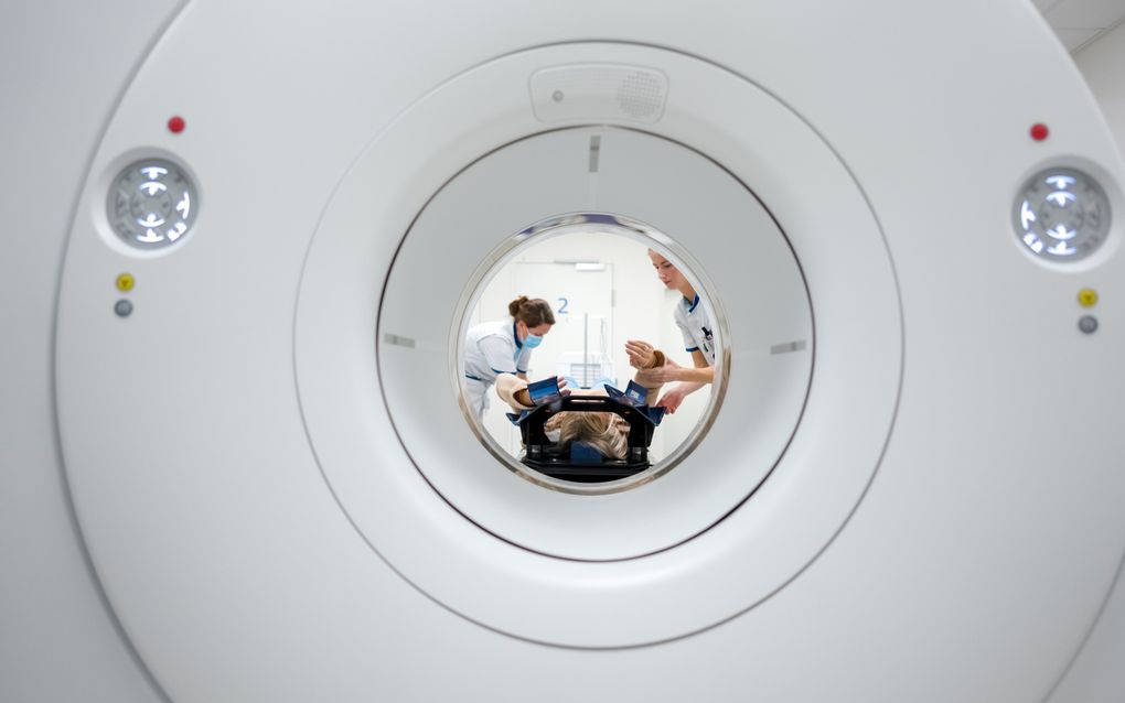 Een PET-CT-scan op de afdeling oncologie van het HMC Antoniushove. beeld ANP, Marco de Swart