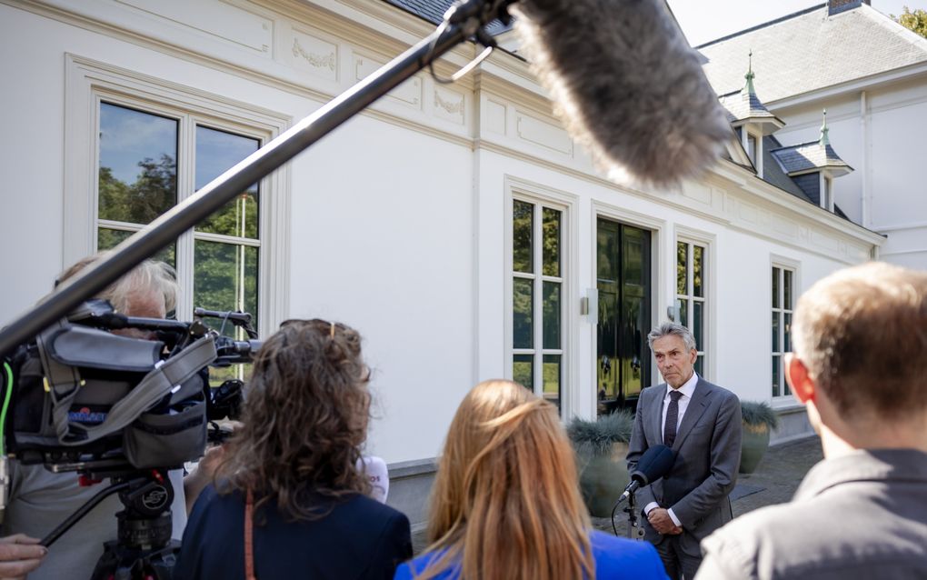 Minister-president Dick Schoof bij het Catshuis, na een begrotingsoverleg. beeld ANP, Robin van Lonkhuijsen