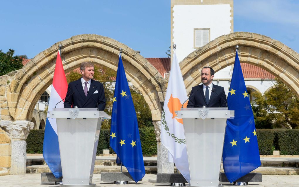 Persverklaringen door koning en president. beeld AFP, Iakovos Hatzistavrou