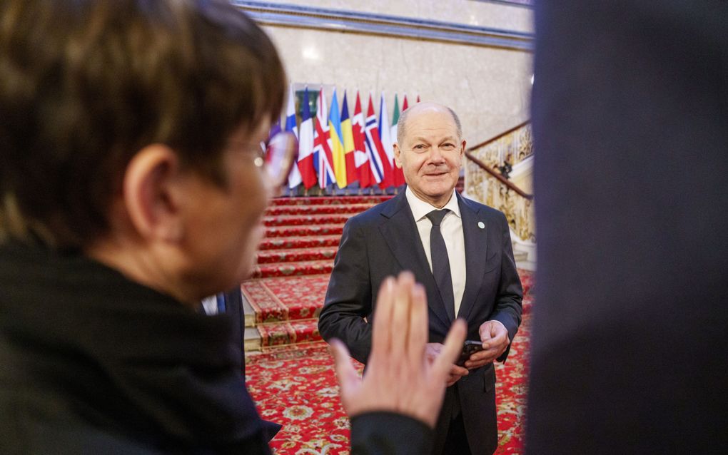 De Duitse bondskanselier Olaf Scholz tijdens de top over Oekraïne, afgelopen zondag in Londen. beeld EPA, Javad Parsa  