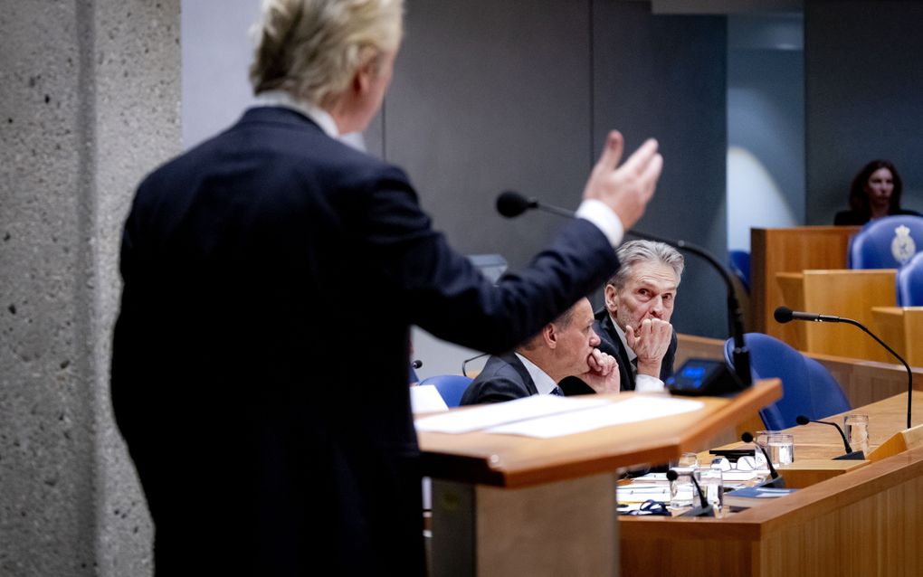 Geert Wilders (PVV) in debat met premier Dick Schoof over de staat van de oorlog in Oekraïne en over de ingelaste buitengewone Europese top. beeld ANP, Raymond van Flymen