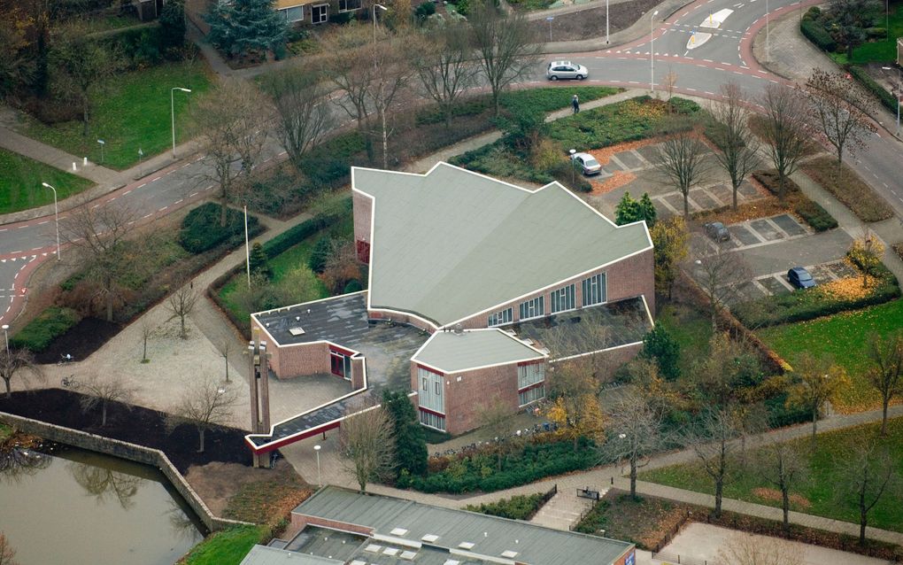 „In de Eudokiakerk in Kampen heb ik in 1978 mijn vrouw ontmoet. Daar zijn we ook getrouwd. Bij elk bezoek nadien aan Nederland bezochten wij deze gemeente. In 2024 trof ik een heel andere kerk aan dan ik gewend was.” foto Bram van de Biezen