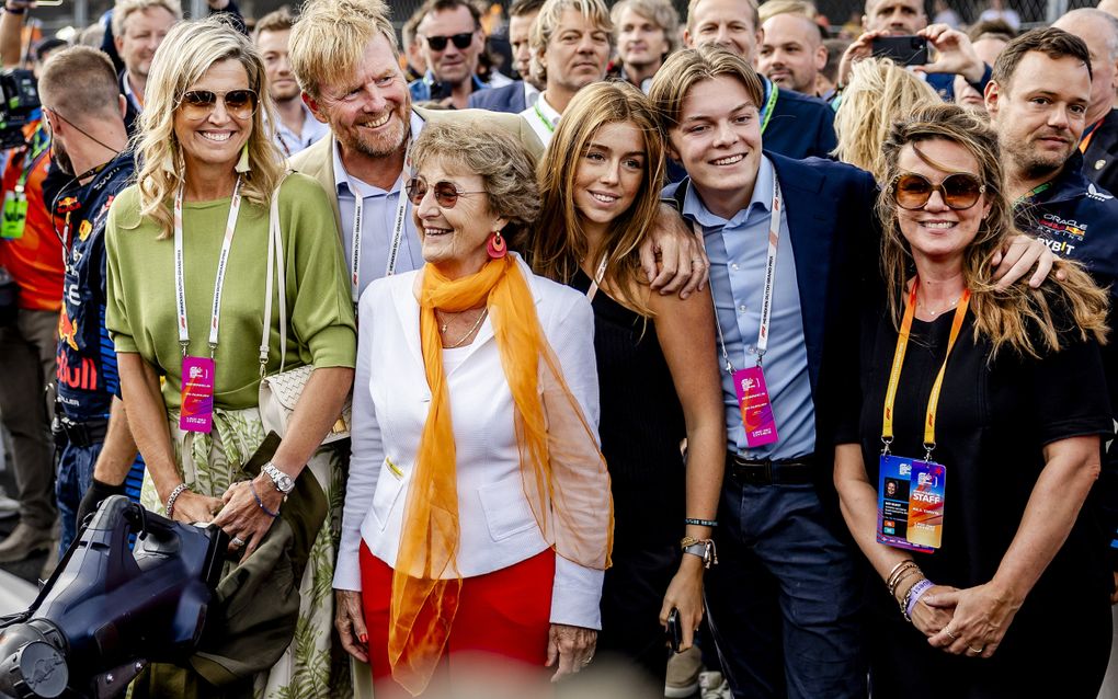 Met koningin Máxima, koning Willem-Alexander, prinses Margriet, prinses Alexia en prinses Annette. beeld ANP, Remko de Waal