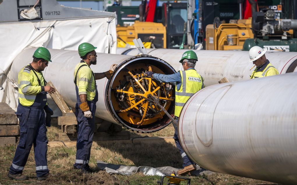 In Rotterdam werd vorig jaar de pijpleiding gelegd voor het Porthos-project, waarbij CO<sub>2</sub> wordt opgeslagen onder de Noordzee.  beeld ANP, Jeroen Jumelet