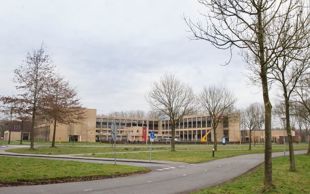 Het schoolgebouw van de Pieter Zandt scholengemeenschap in Kampen. beeld RD, Anton Dommerholt