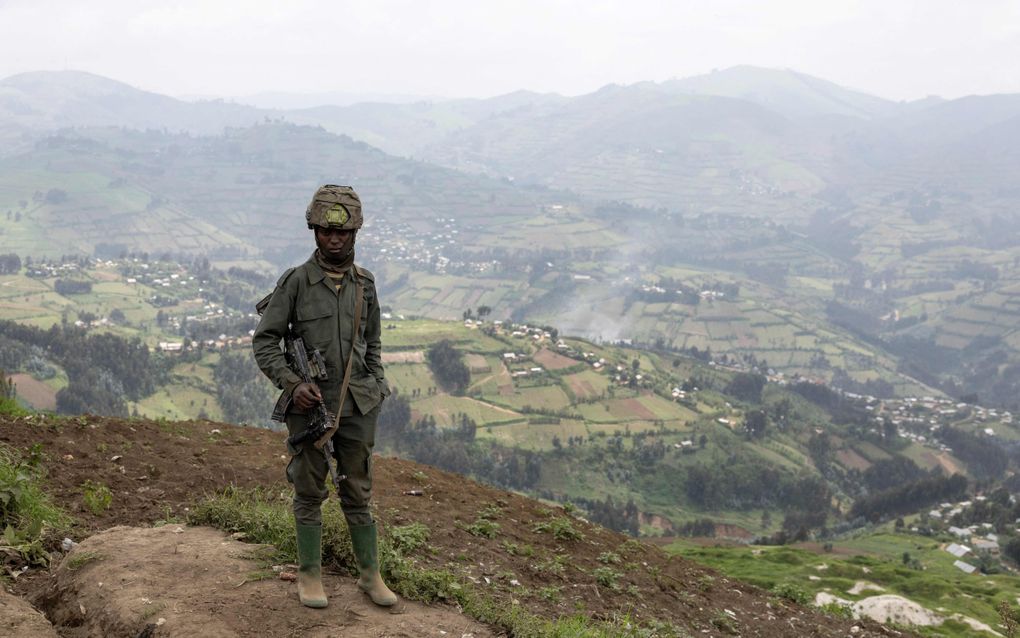 Een soldaat van de M23-rebellengroep, in het oosten van Congo. beeld AFP, Camille Laffont