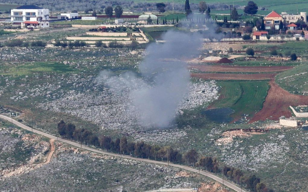 Beschieting in het Libanese dorp Yohmor. beeld AFP, Rabih Daher