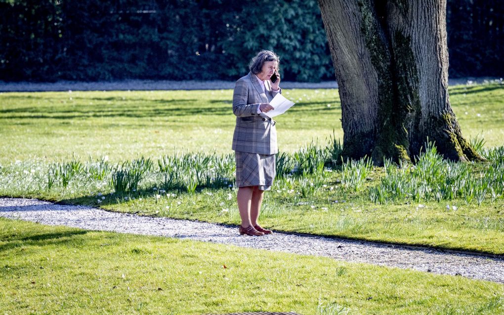 Minister Marjolein Faber (Asiel en Migratie) in de tuin van het Catshuis na de ministerraad. beeld ANP, Robin Utrecht