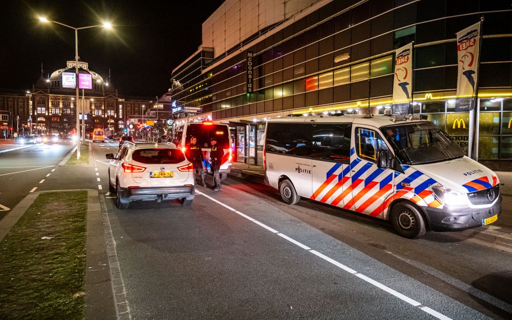 De ME, donderdagavond in Scheveningen. beeld ANP, Owen O’Brien
