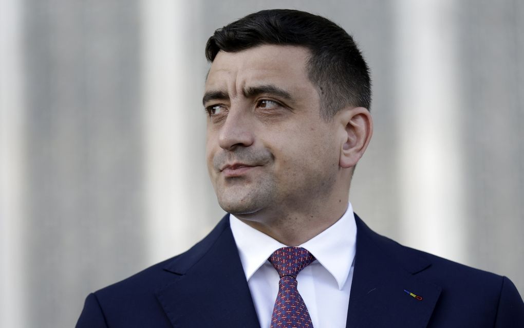 Presidentskandidaat George Simion. beeld EPA, Robert Ghement