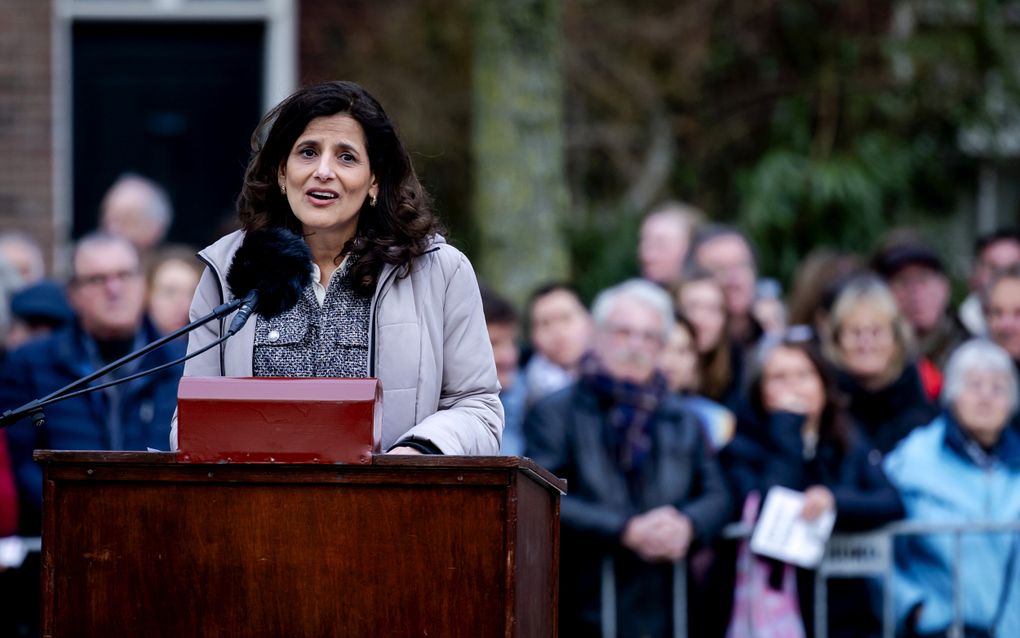 Sheila Sitalsing eerder dit jaar tijdens de herdenking van de Februaristaking van 1941 bij de Dokwerker in Amsterdam. beeld ANP, Robin van Lonkhuijsen