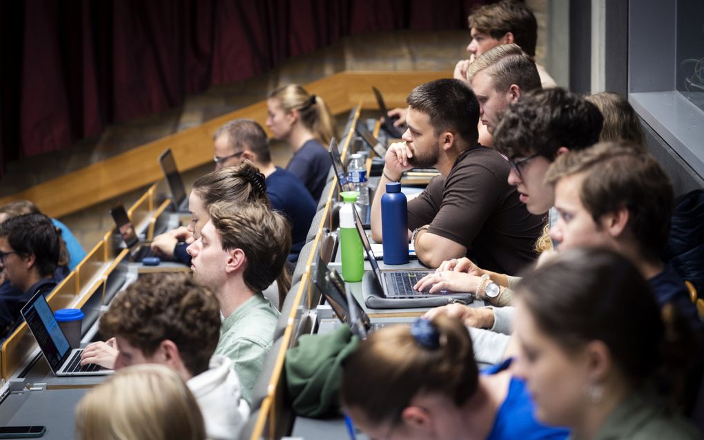 Werkgevers tonen veel interesse in studenten die gaan afstuderen. beeld ANP, Jeroen Jumelet