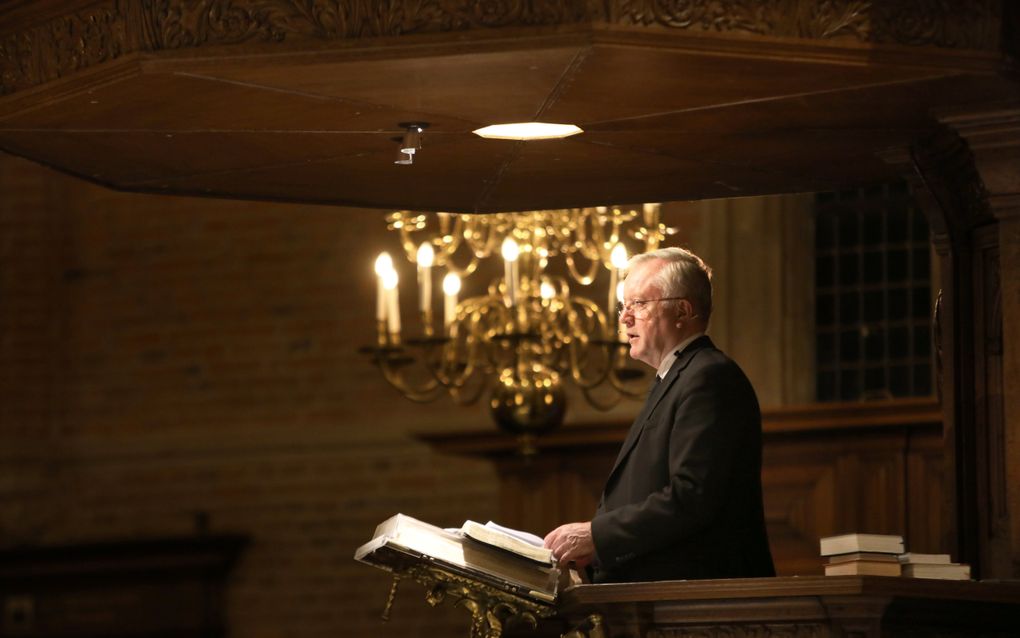 Ds. A. Schot tijdens een avond van Stichting Gereformeerd Erfgoed in de Rhenense Cunerakerk in november. beeld VidiPhoto