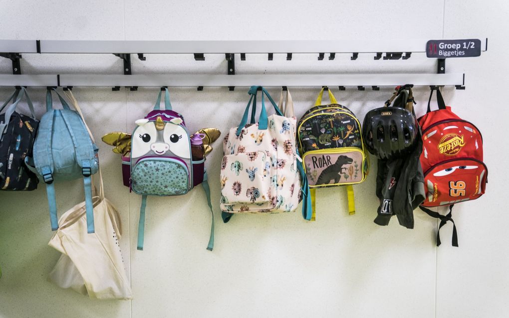 Rugzakken in basisschool IKC Groenewei in Groningen. beeld ANP, Siese Veenstra