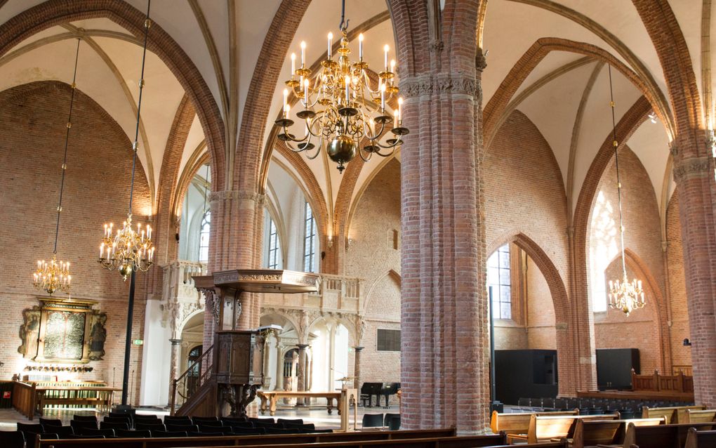 Ds. J. Domburg neemt beroep aan naar hervormd Elst i.c.m. Rhenen