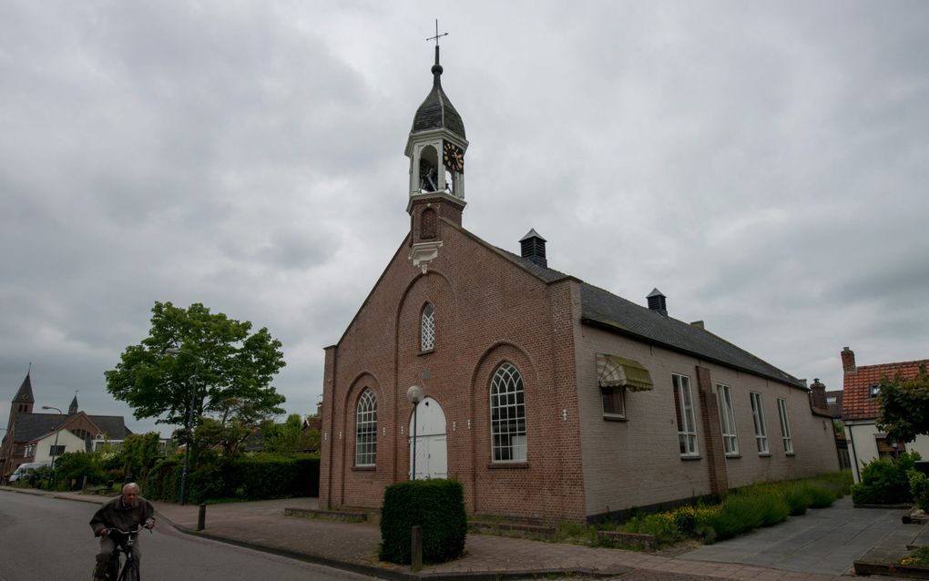 Voormalige hervormde kerk Kamperland geveild, verenigingsgebouw hervormd Kootwijkerbroek gerenoveerd