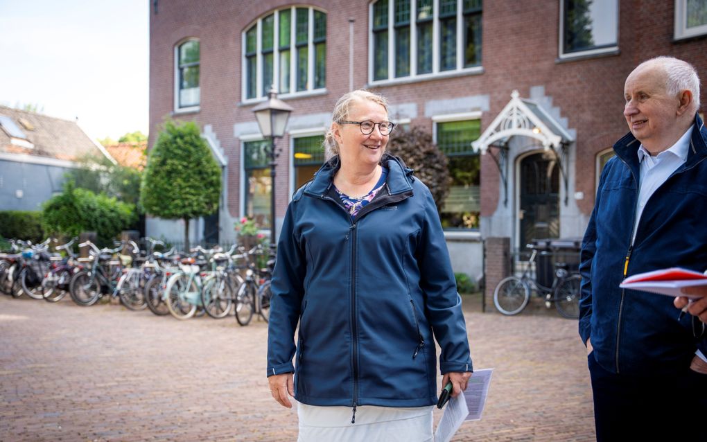 Rotterdamse familie verzorgt kerkhistorische wandelingen in Charlois