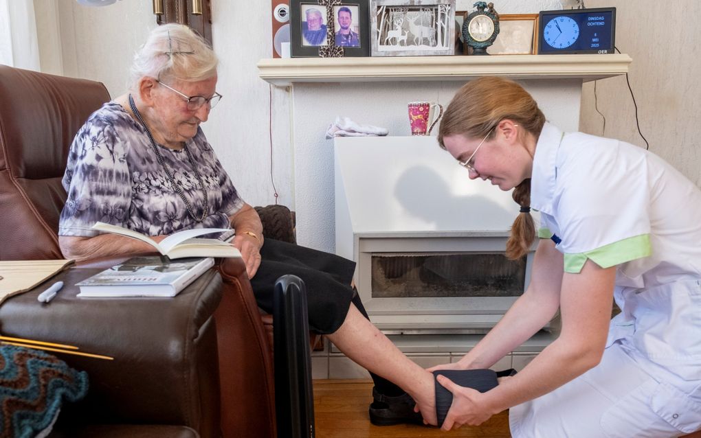 Verpleegkundige Lianne uit Krabbendijke: Je moet zien hoe mooi het is om te zorgen