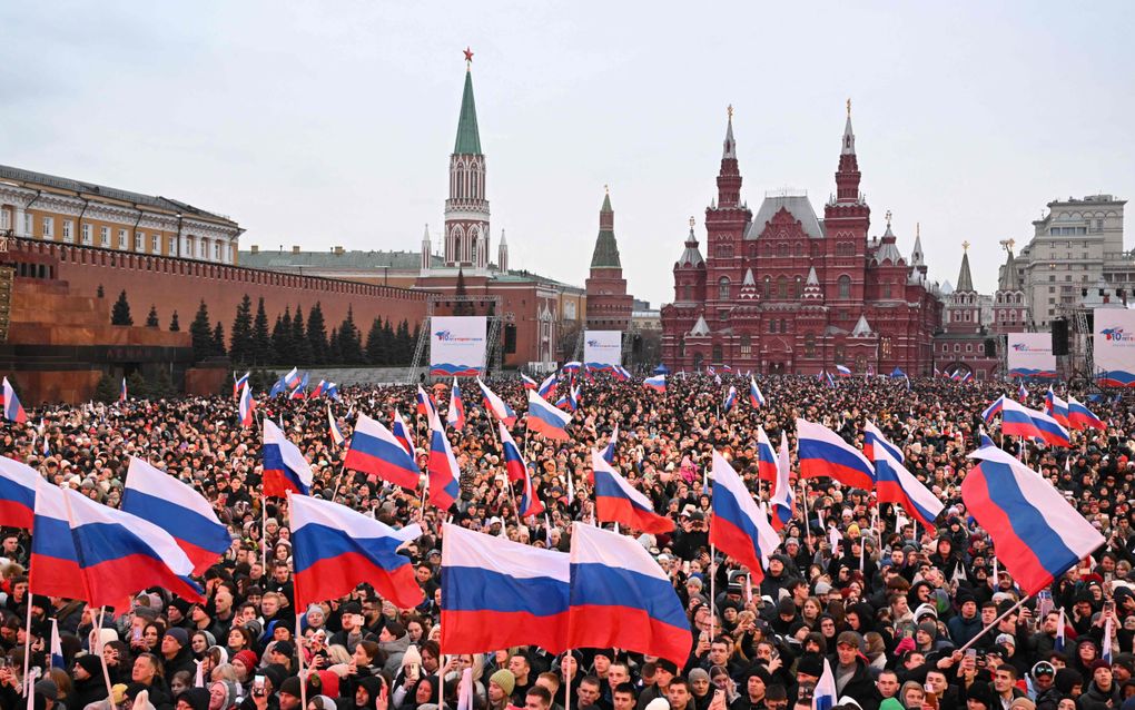 Op het Rode Plein in Moskou vierde Rusland afgelopen maandag de annexatie van de Krim tien jaar geleden. beeld AFP, Natalia Kolesnikova