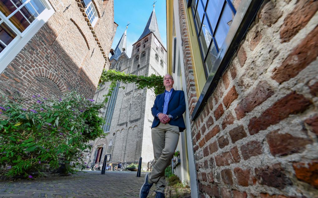 Rouwendal met kerktoren.