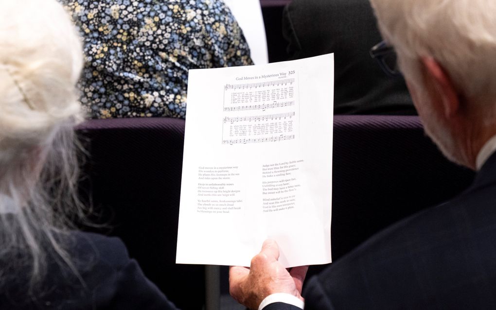 Een A4’tje met een lied erop.