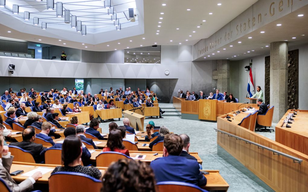Een volle plenaire zaal van de Tweede Kamer