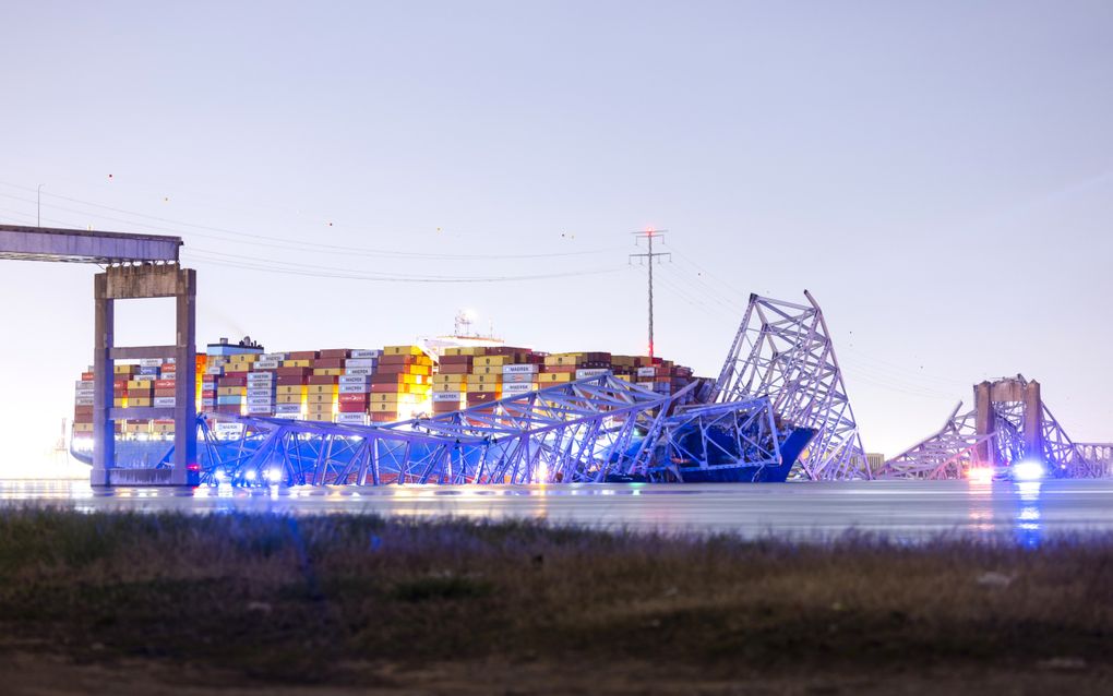 De beschadigde brug dinsdagochtend. beeld EPA, Jim lo Scalzo