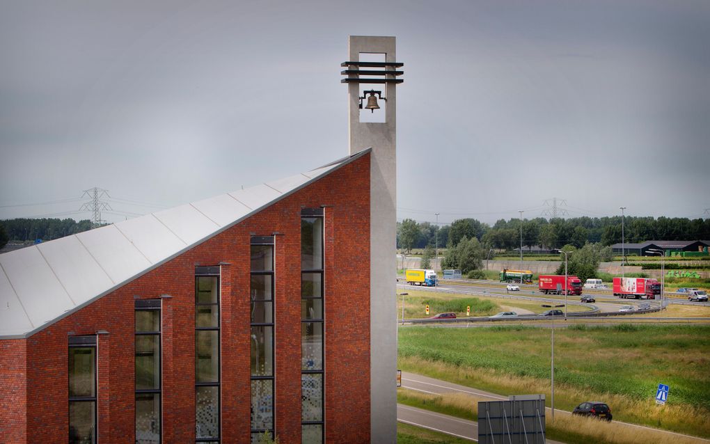 In het kerkgebouw van de gereformeerde gemeente te Sliedrecht vinden sinds enkele jaren twee diensten plaats op Goede Vrijdag. beeld RD, Henk Visscher