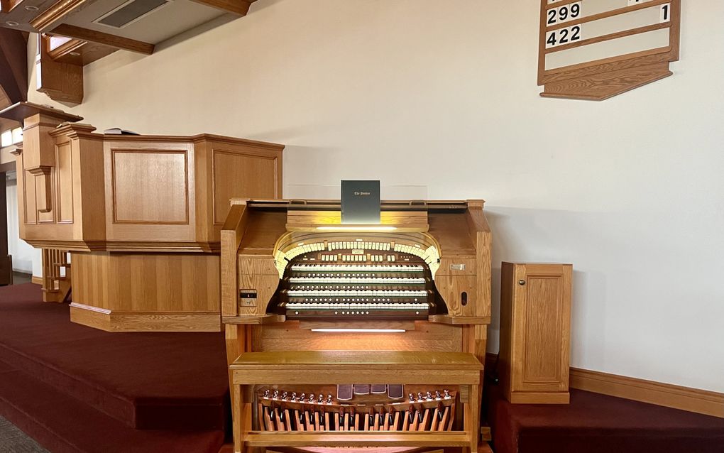 Vierklaviers orgelmeubel.