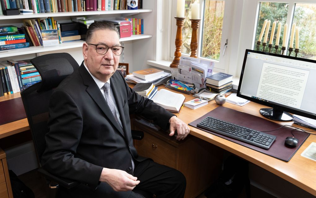 Ds. Vernooij neemt afscheid van hervormd Lekkerkerk