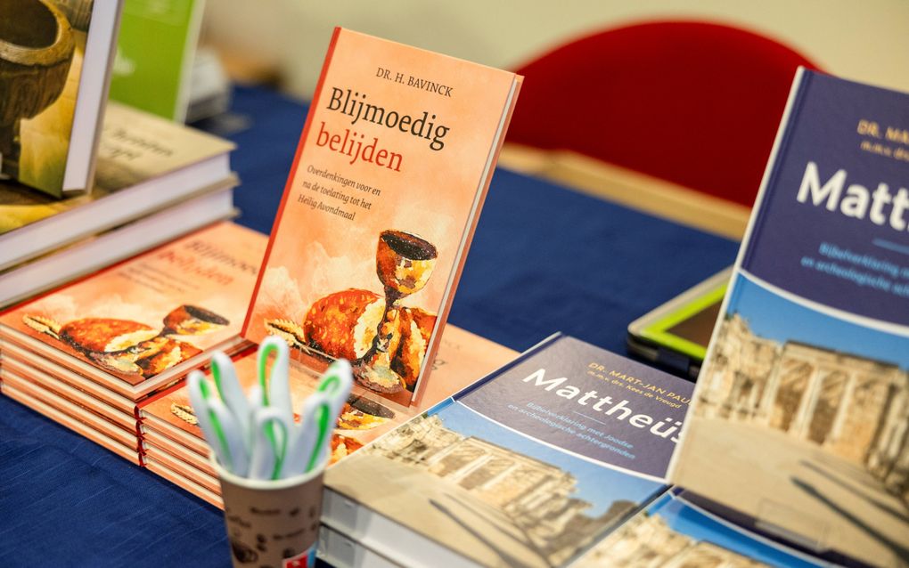 Tafel met boeken.