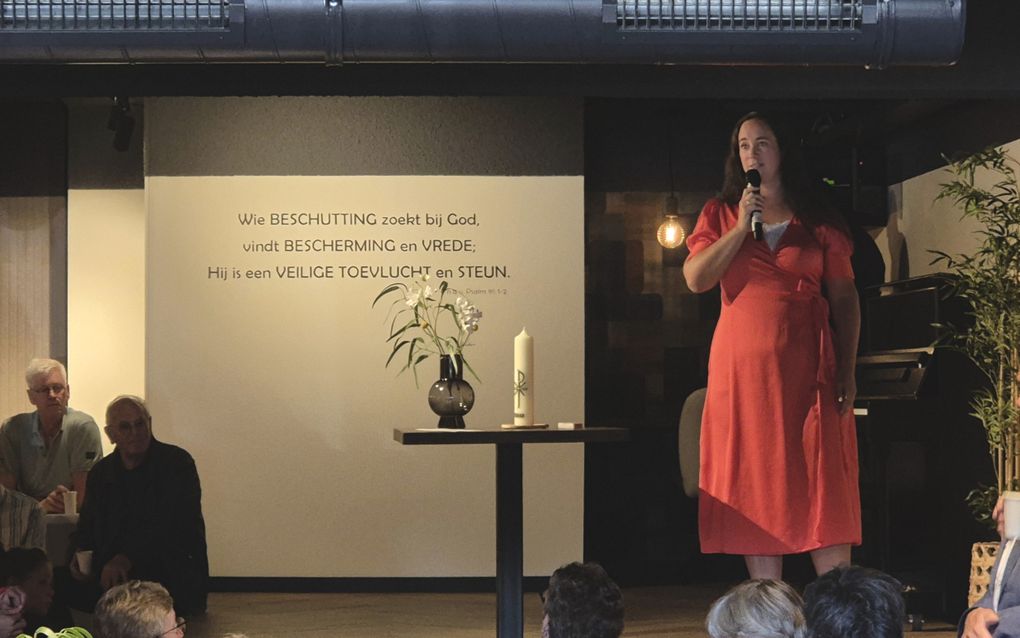 Inloophuis Beschutting in IJsselmuiden geopend, gereformeerde gemeente Nisse verbouwt kerk – en ande