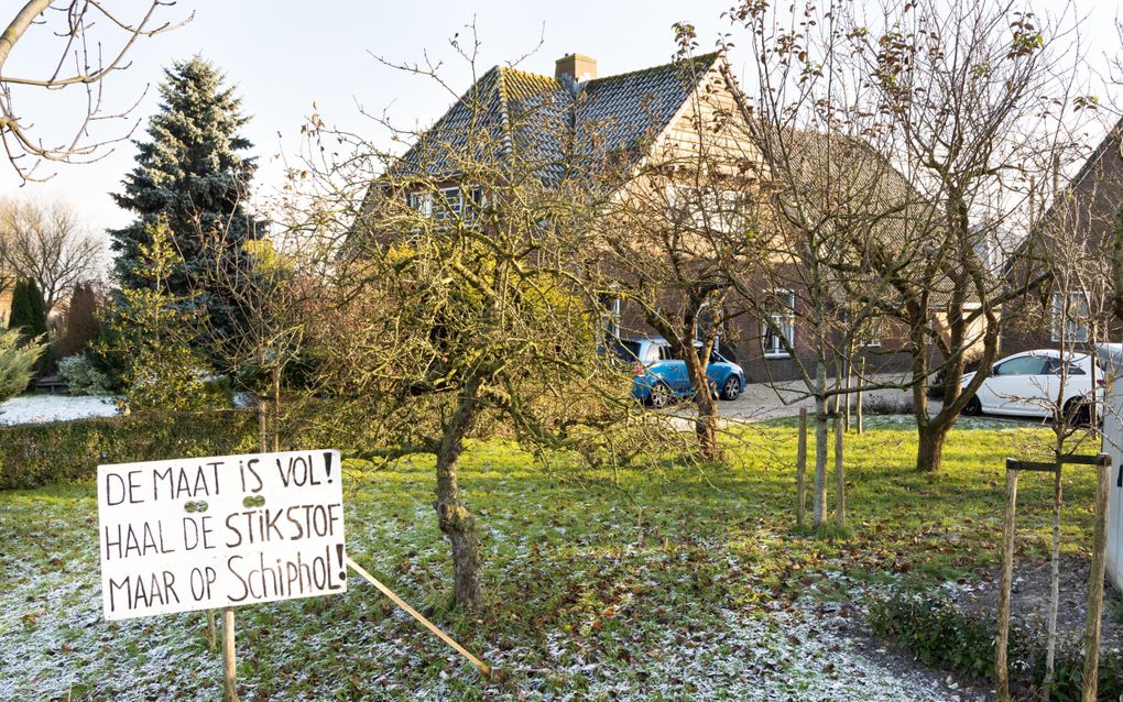 Protestbord bij een boerderij in Montfoort. beeld RD, Anton Dommerholt