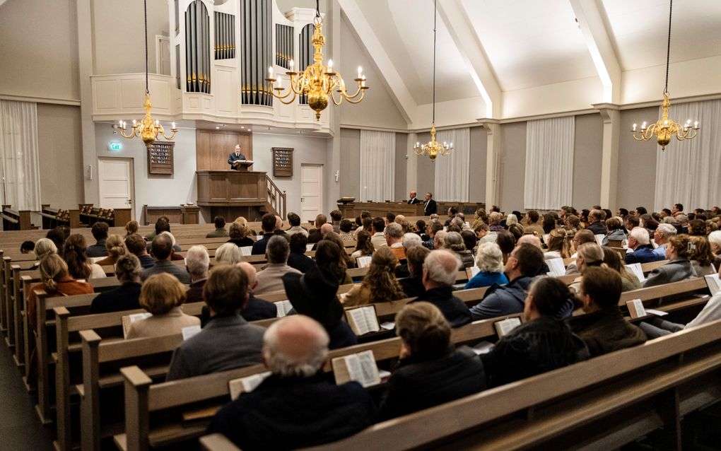 Ds. J. Joppe en ds. C. Budding spreken tijdens Reformatieherdenking in Barneveld