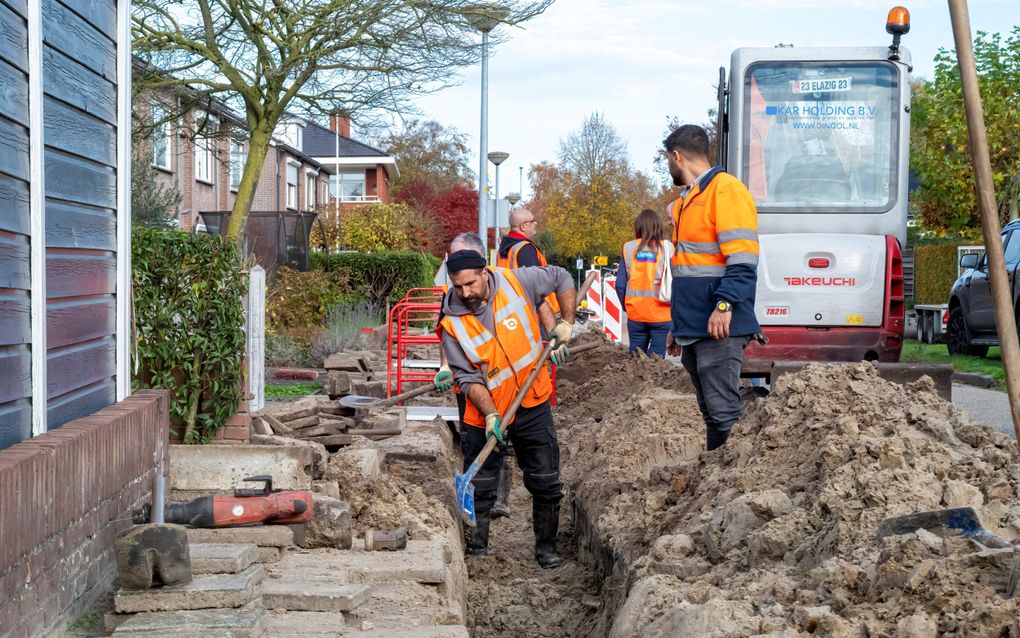 In Nijkerk gaat straat na straat open voor nieuwe stroomkabels