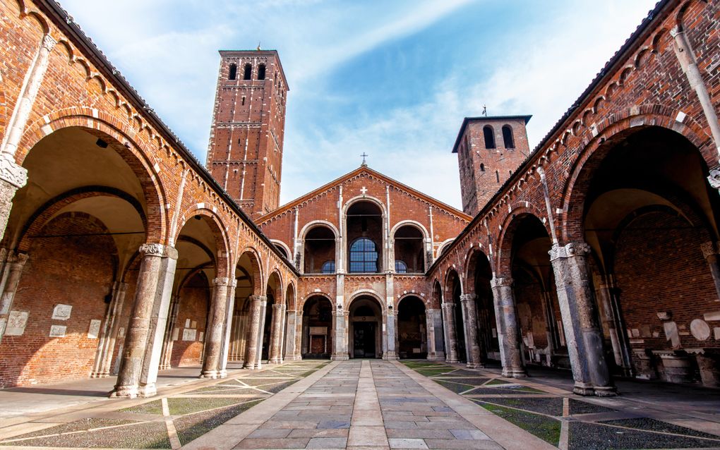 Ambrosius, Augustinus’ vader in het geloof, was bisschop van Milaan. Foto: de basiliek van Ambrosius in Milaan. beeld iStock