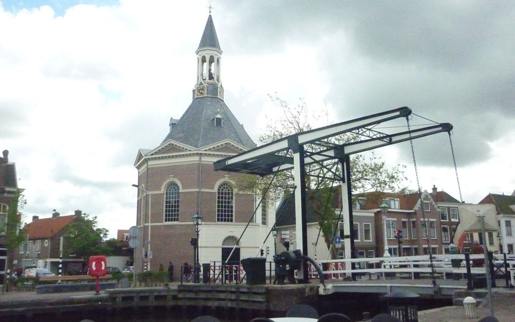 Protestantse gemeente Leidschendam houdt laatste dienst in Dorpskerk, en Hoofdstraatkerk Hoogeveen w