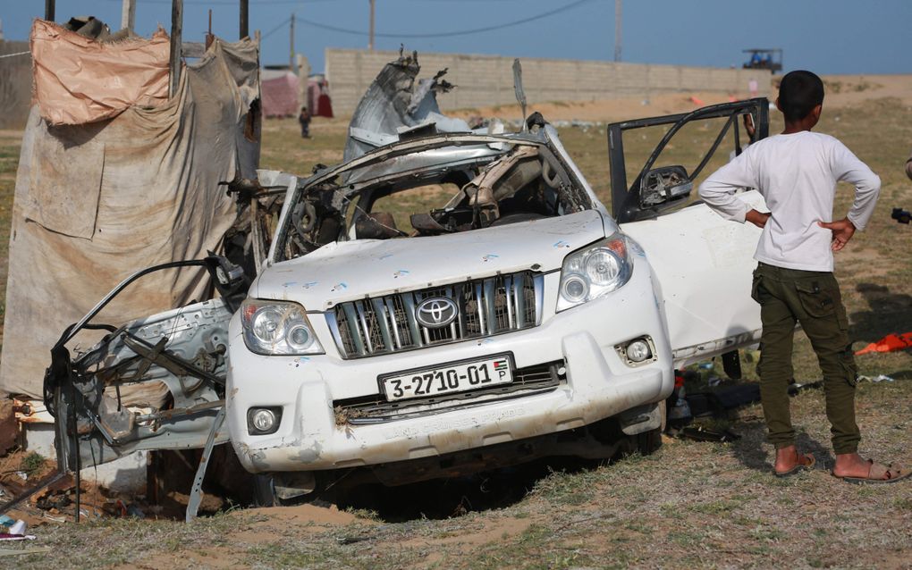 Een van de auto’s die door een Israëlische luchtaanval werden verwoest. beeld AFP