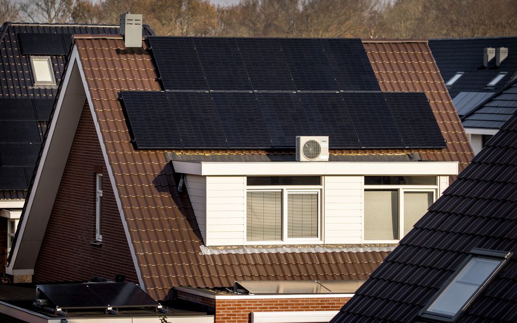 Dak met zonnepanelen.