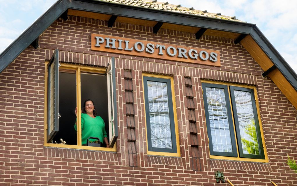 Naam op gevel in Soest is dagelijkse aansporing tot liefhebben